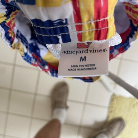 Youth Vineyard Vines Bathing suit/swim trunks - Picture 9 of 9